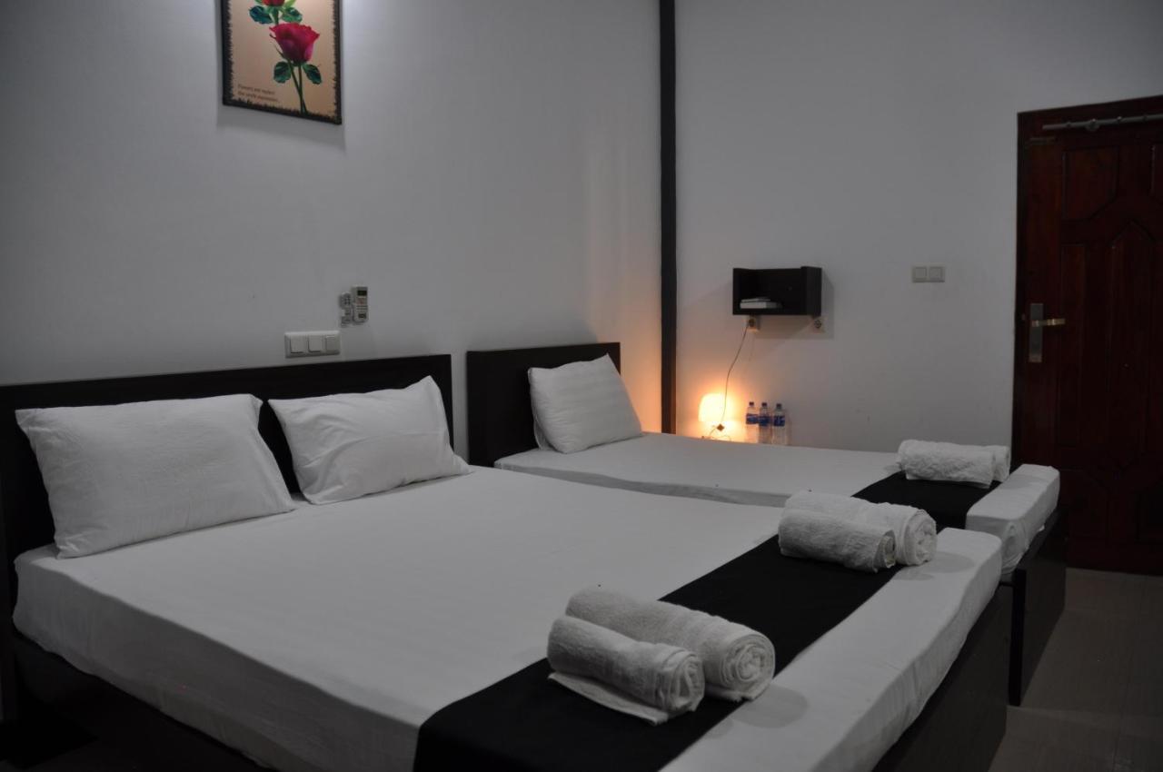 Hotel Agape Mannar Esterno foto
