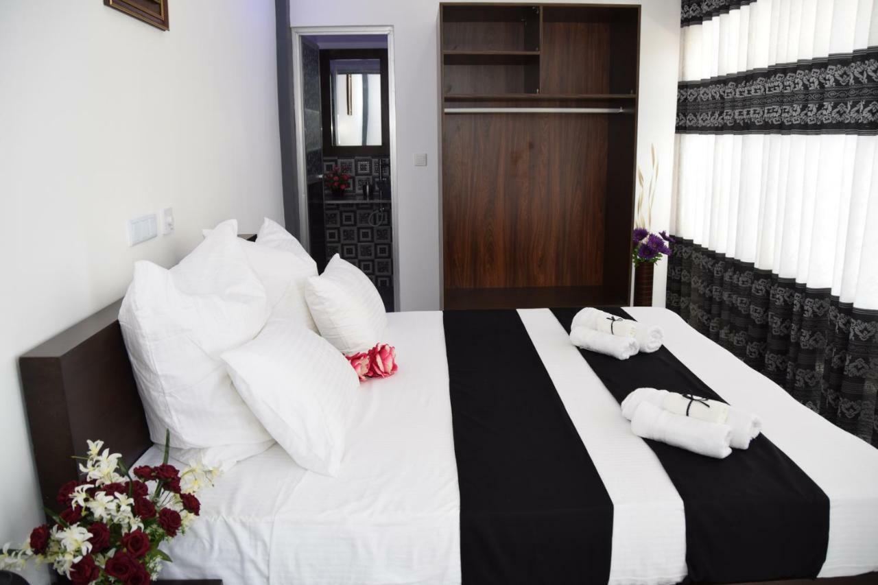 Hotel Agape Mannar Esterno foto