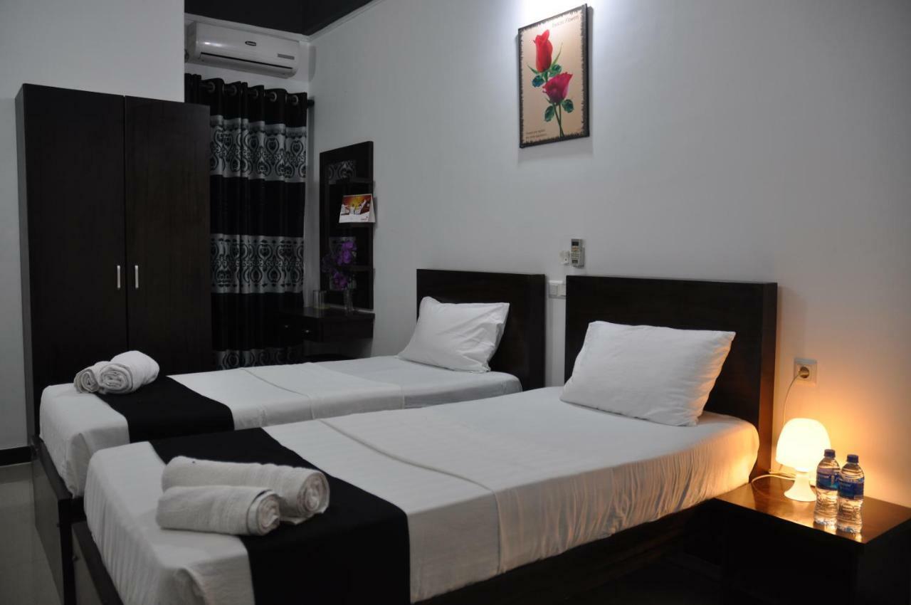 Hotel Agape Mannar Esterno foto