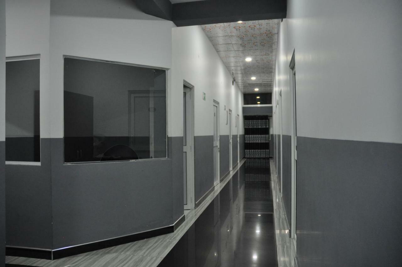 Hotel Agape Mannar Esterno foto